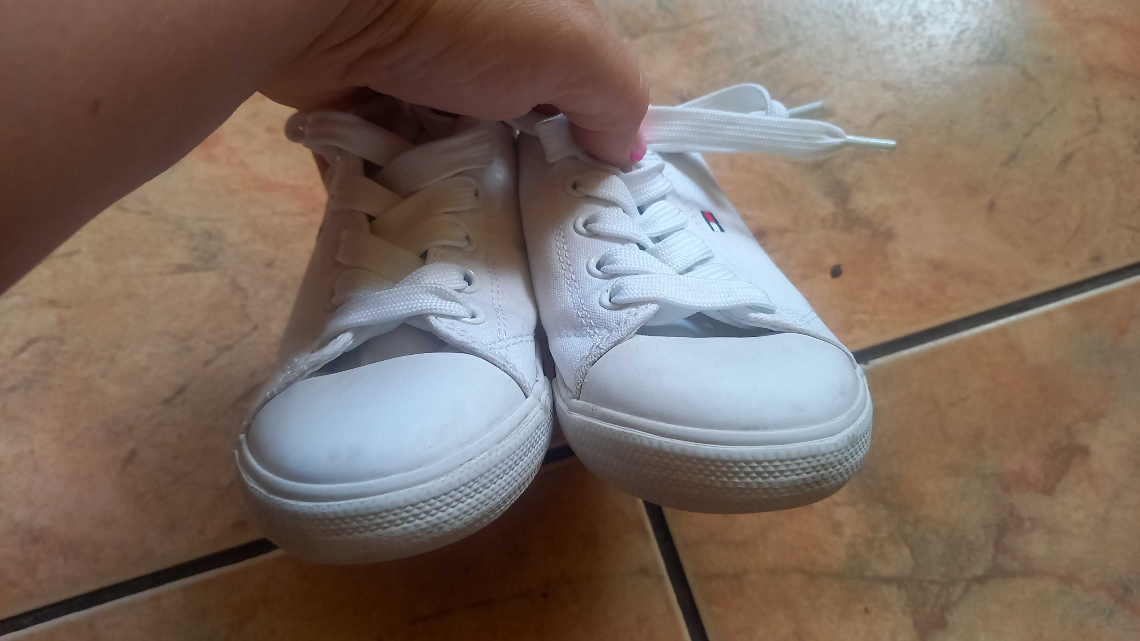 Buty nike i tommy hilfiger  rozmiar 28