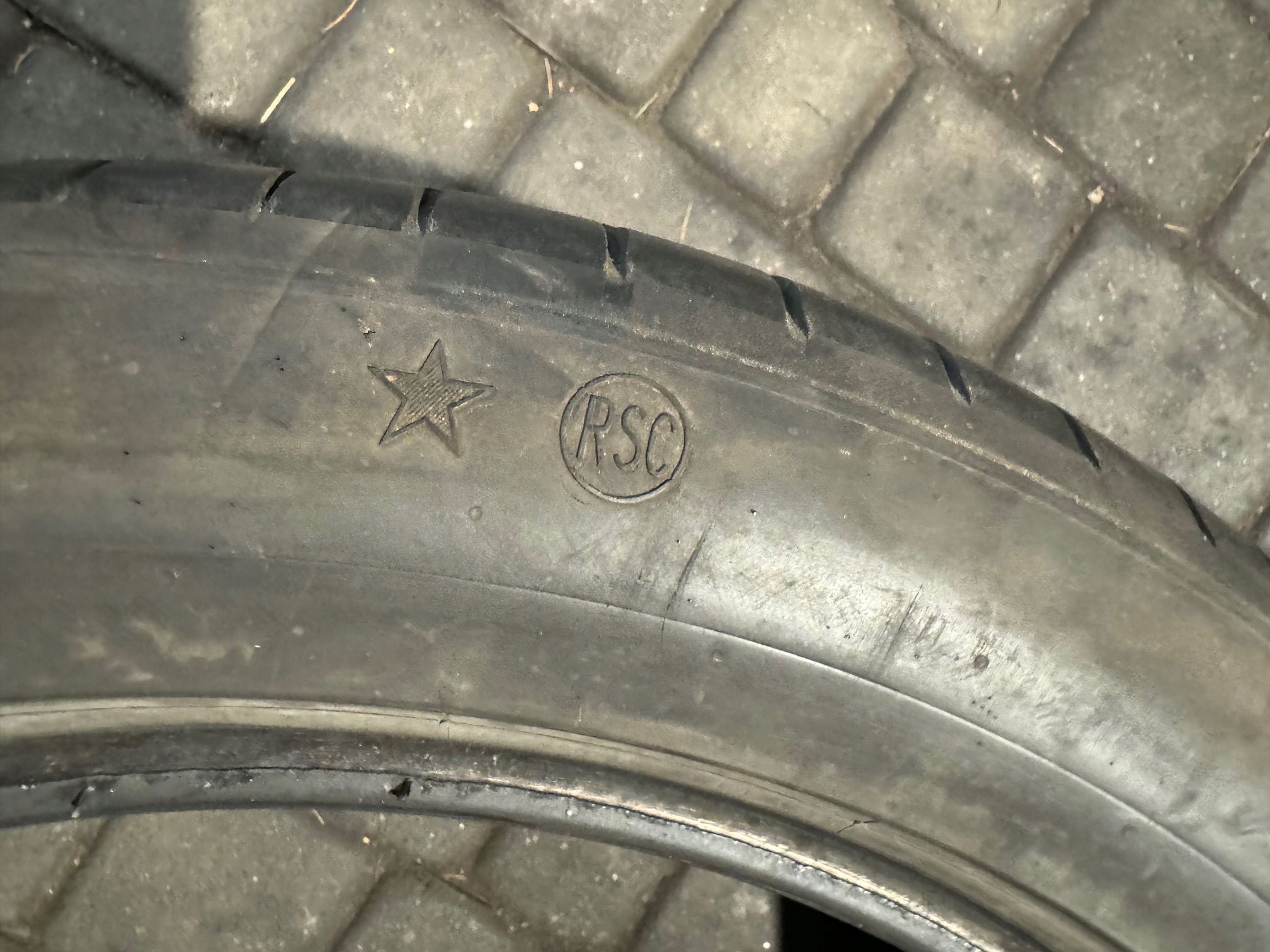 Opona Pirelli P Zero - 305/40/20