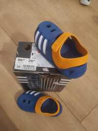 Rezerwacja Gumowe crocsy Adidas rozm. 22