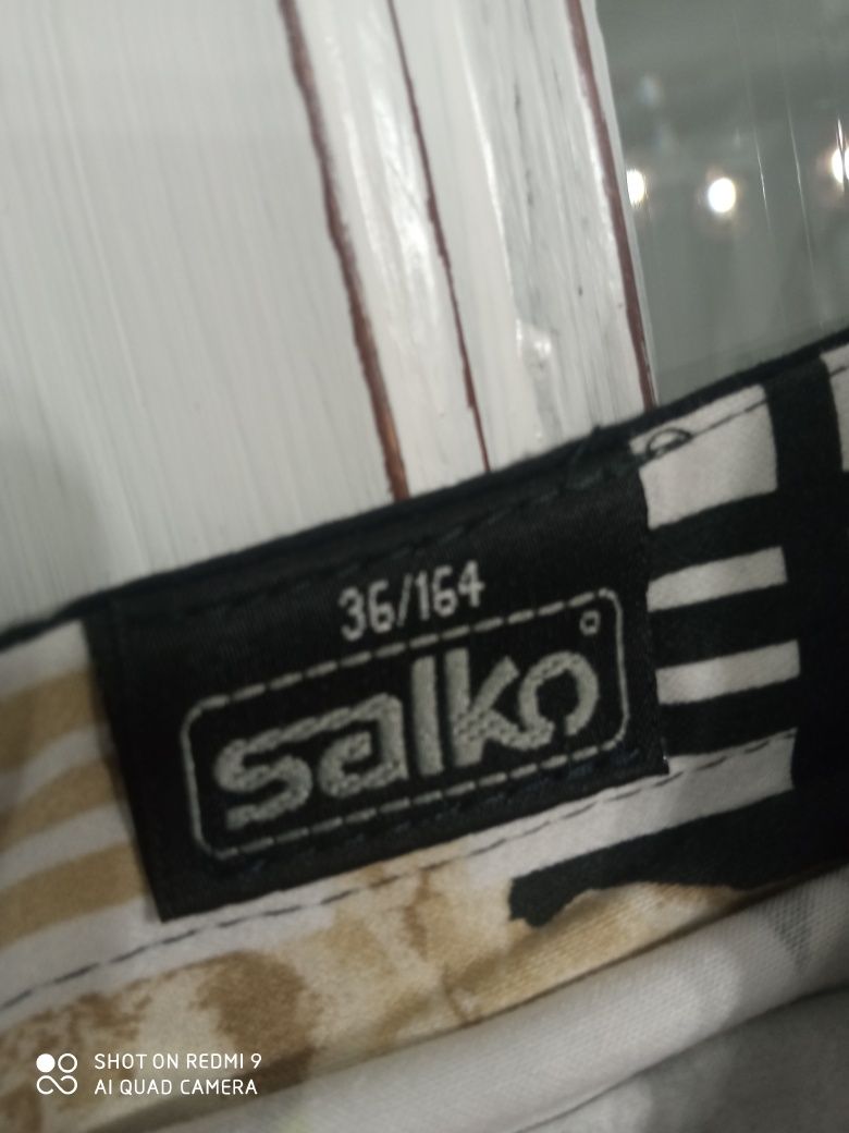 Śliczna spódniczka firmy Salko rozmiar 36