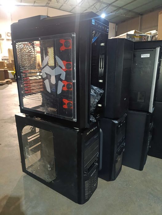 Caixas/Torres de PCs pra desocupar