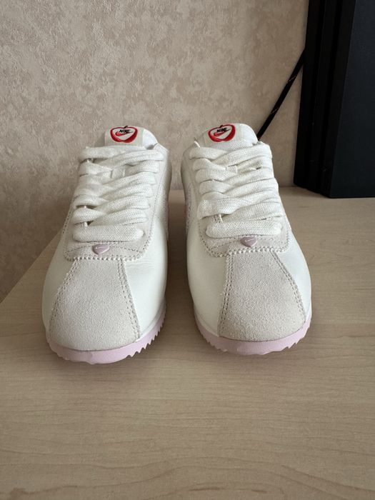 Продаются кросовки , кеды NIKE абсолютно новые