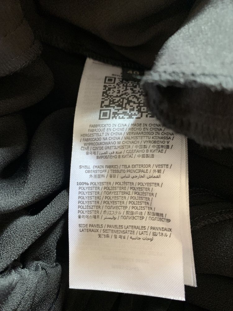 Nowy kombinezon Guess, czarny, rozmiar M