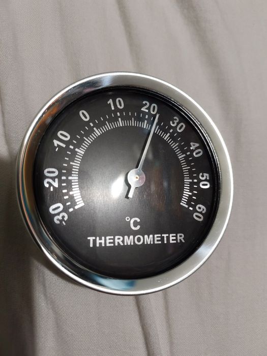 Termometr samochodowy