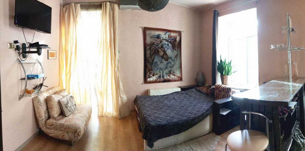 Подiл. метро Контрактова площа  8 хв. пішки. вул.Введенська 6