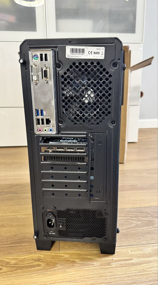 Nowy Komputer gamingowy. Z intel i5-8gen i AMD rx570 i 16 gb ram.