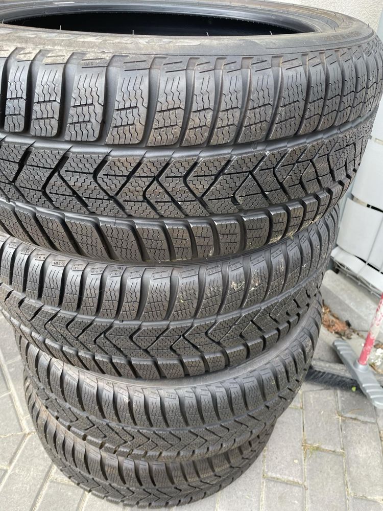 Opony zimowe nieuzywane 225/45 r18