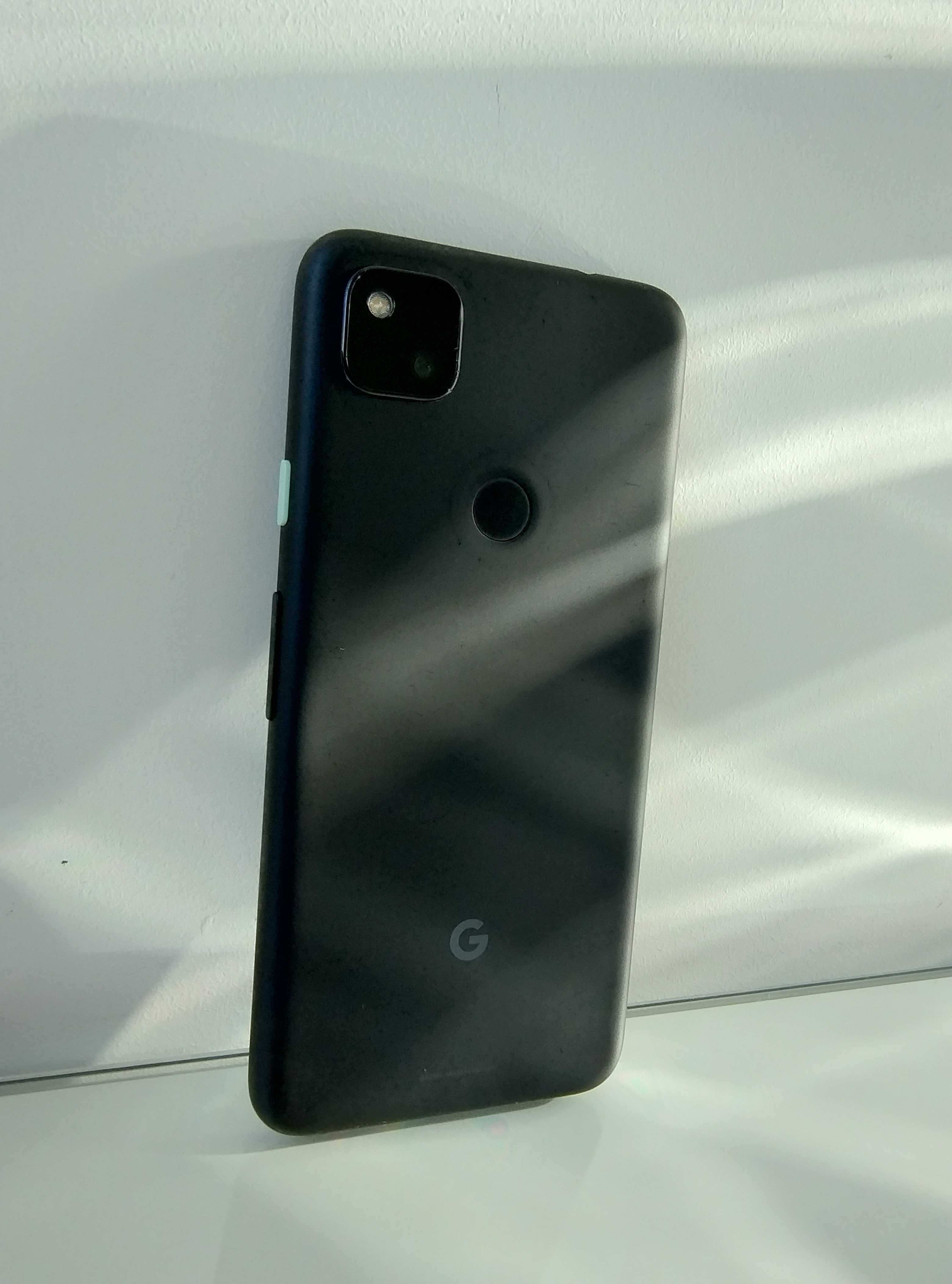 Smartfon Google Pixel 4a 6 GB / 128 GB  5,8cala  czarny używany