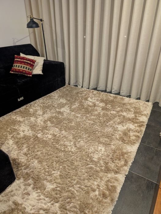 Carpete bege felpuda