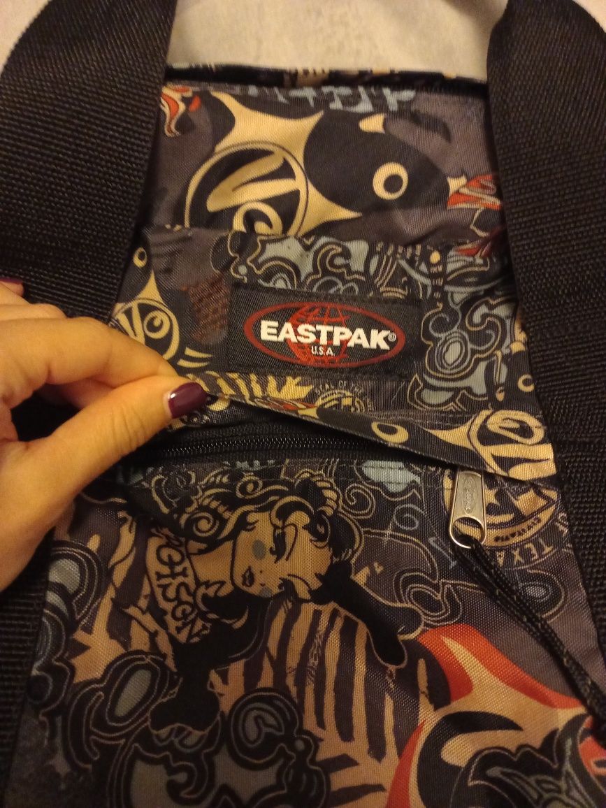 Saco da EASTPAK. 
está em ótimo estado.