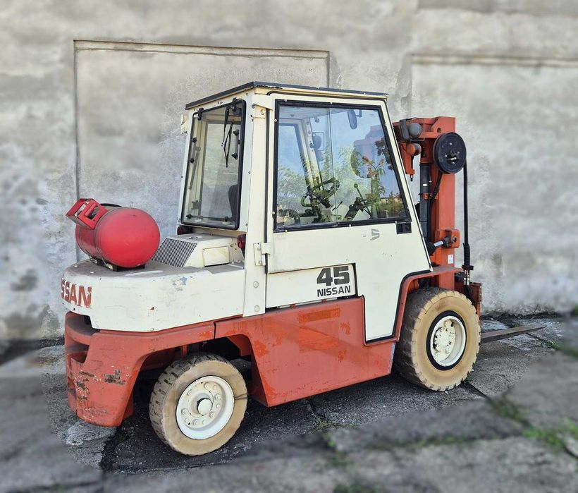 Nissan • 4500kg • TRIPLEX • kabina • 4 sekcje • NISKI wózek widłowy
