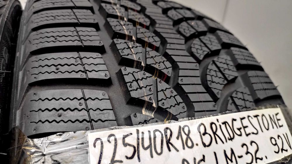 шини 225/40R18.  Bridgestone . 99% 21.22р