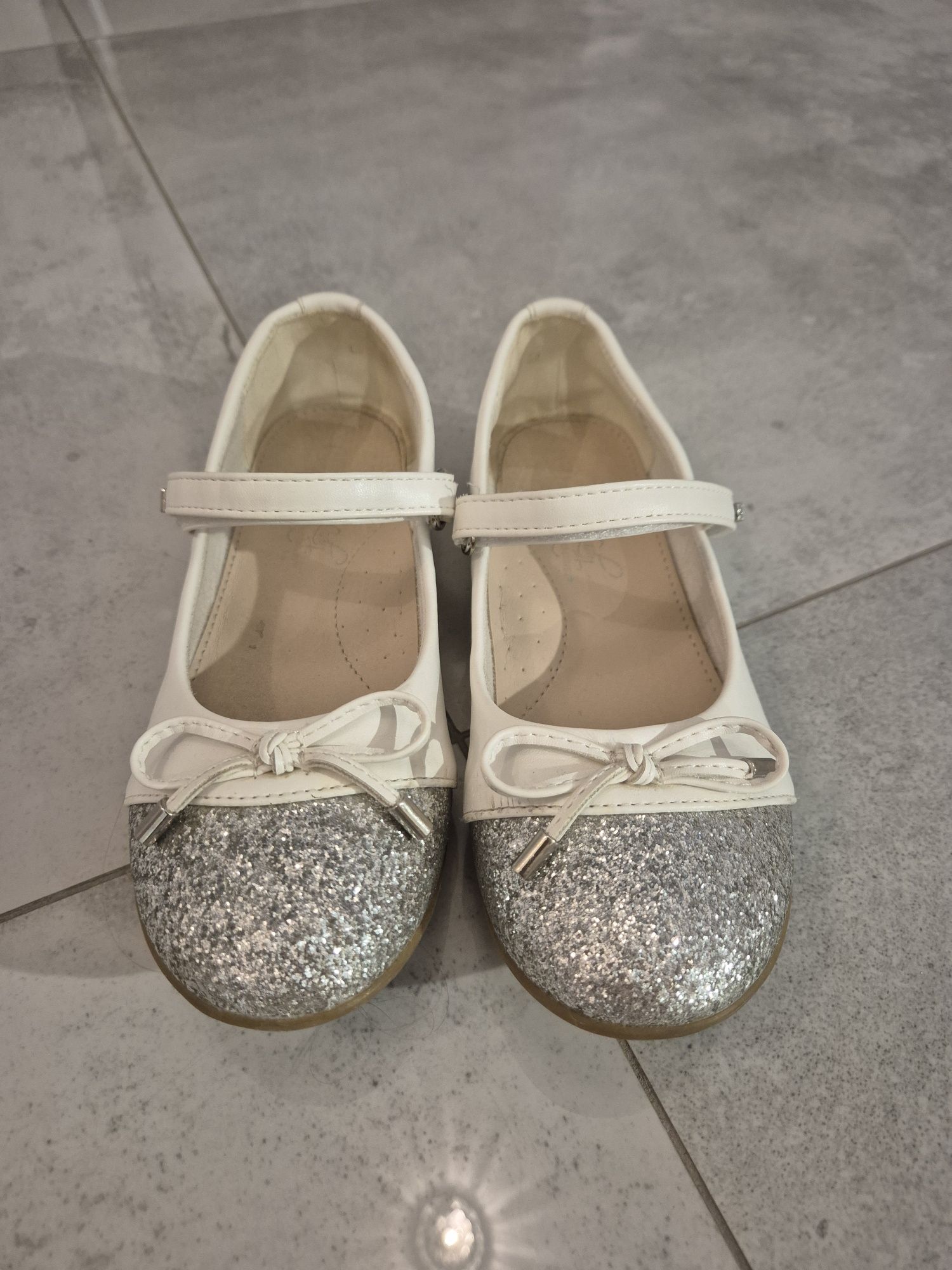 Buty / Baleriny / Białe / Srebrne / Błyszczące / Rozmiar 32 /