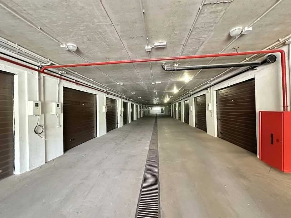 Продається гараж Злуки 18