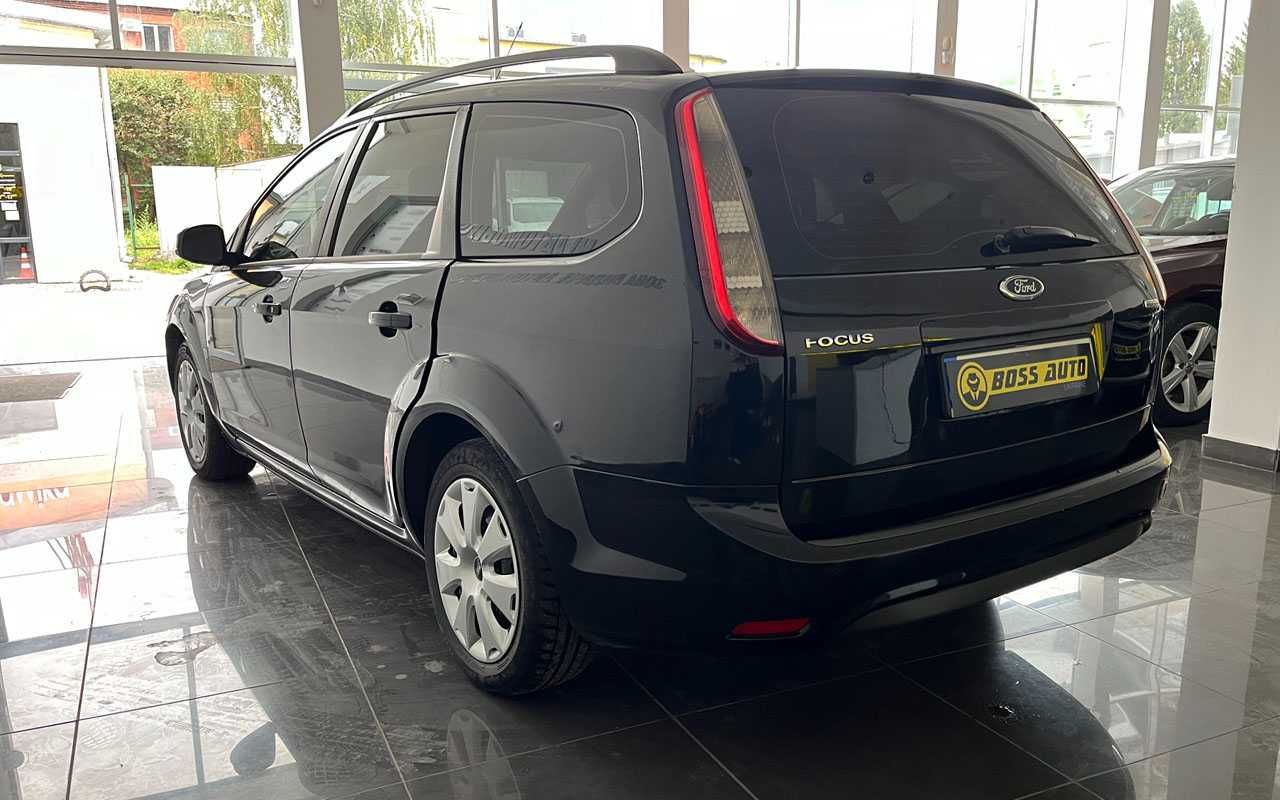Ford Focus  2010