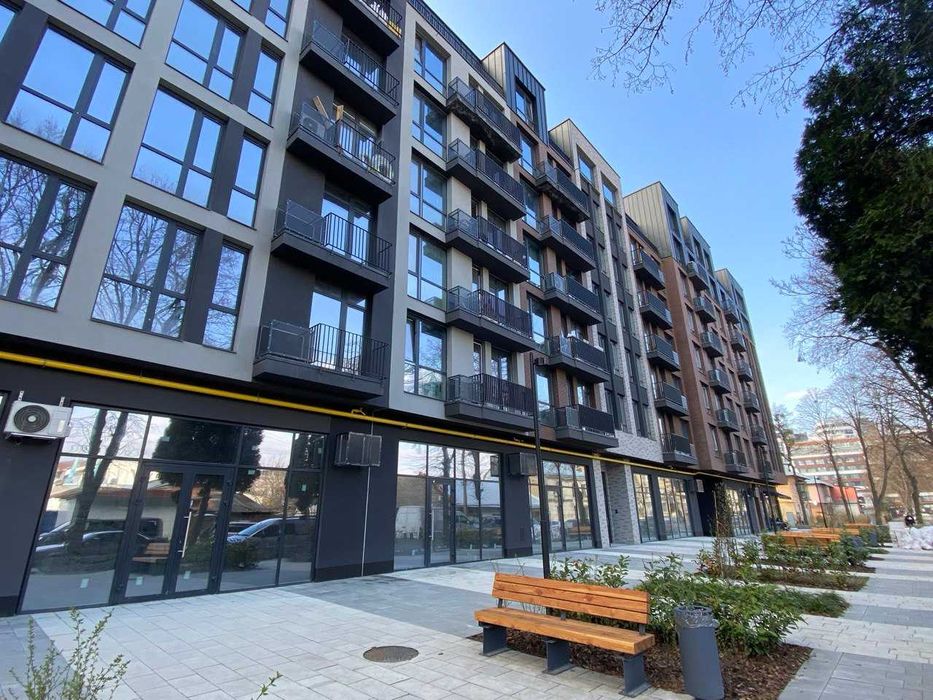 Оренда фасадного приміщення 40м2,  вул. Замарстинівська, Avalon Yard