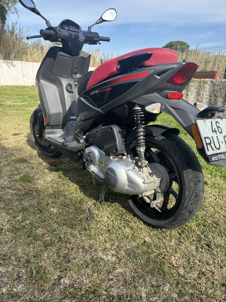 Aprilia 125 SR Motard - Scooter