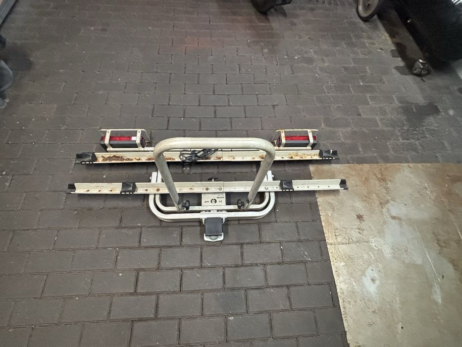 Stojak samochodowy na rowery