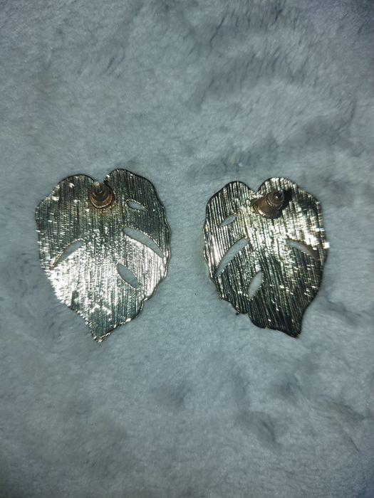 Oryginalne  kolczyki w kształcie liści na sztyfty