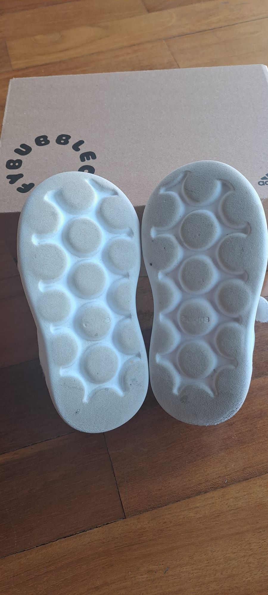 Sapatilhas Adidas BubbleComfy 25