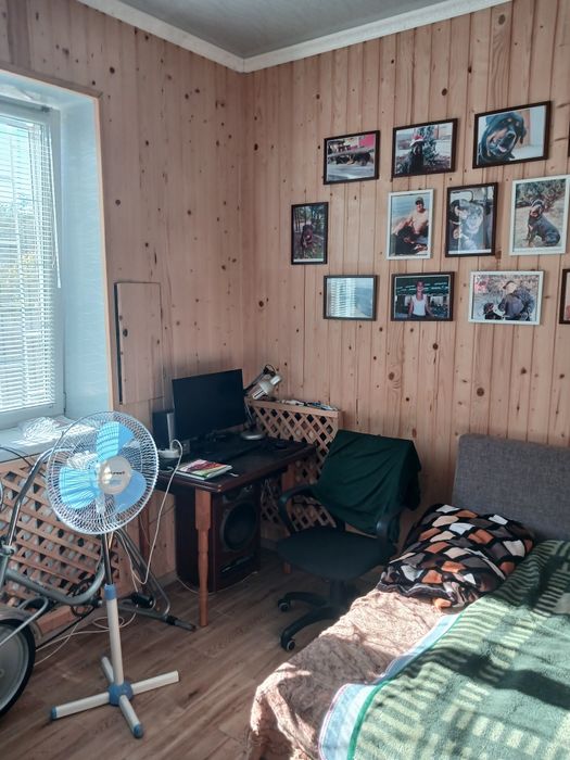 Гарний будинок в затишному місці з озером ,і гарним лісним краєвидом