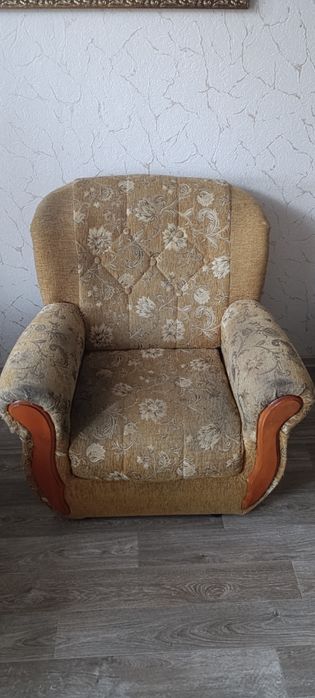 Продам одно кресло