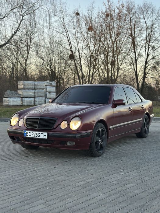Mercedes-Benz E-Class 2001