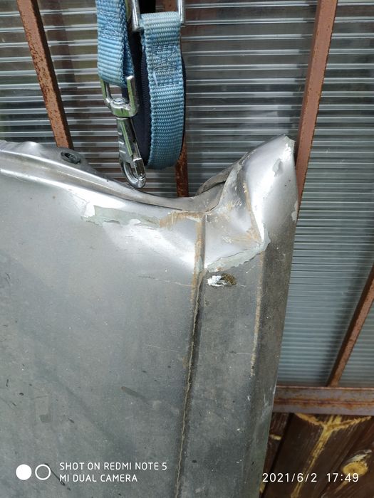 Крило переднє ліве Volvo 740