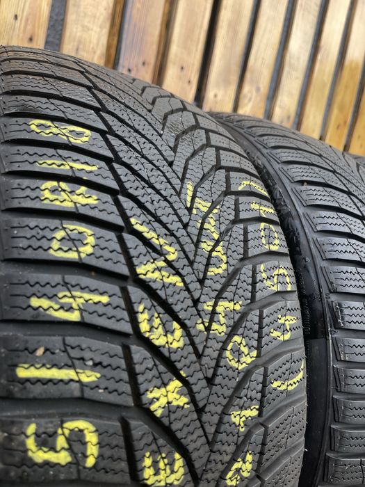 225/40 r18 шини резина зима (8,5мм стан нових)