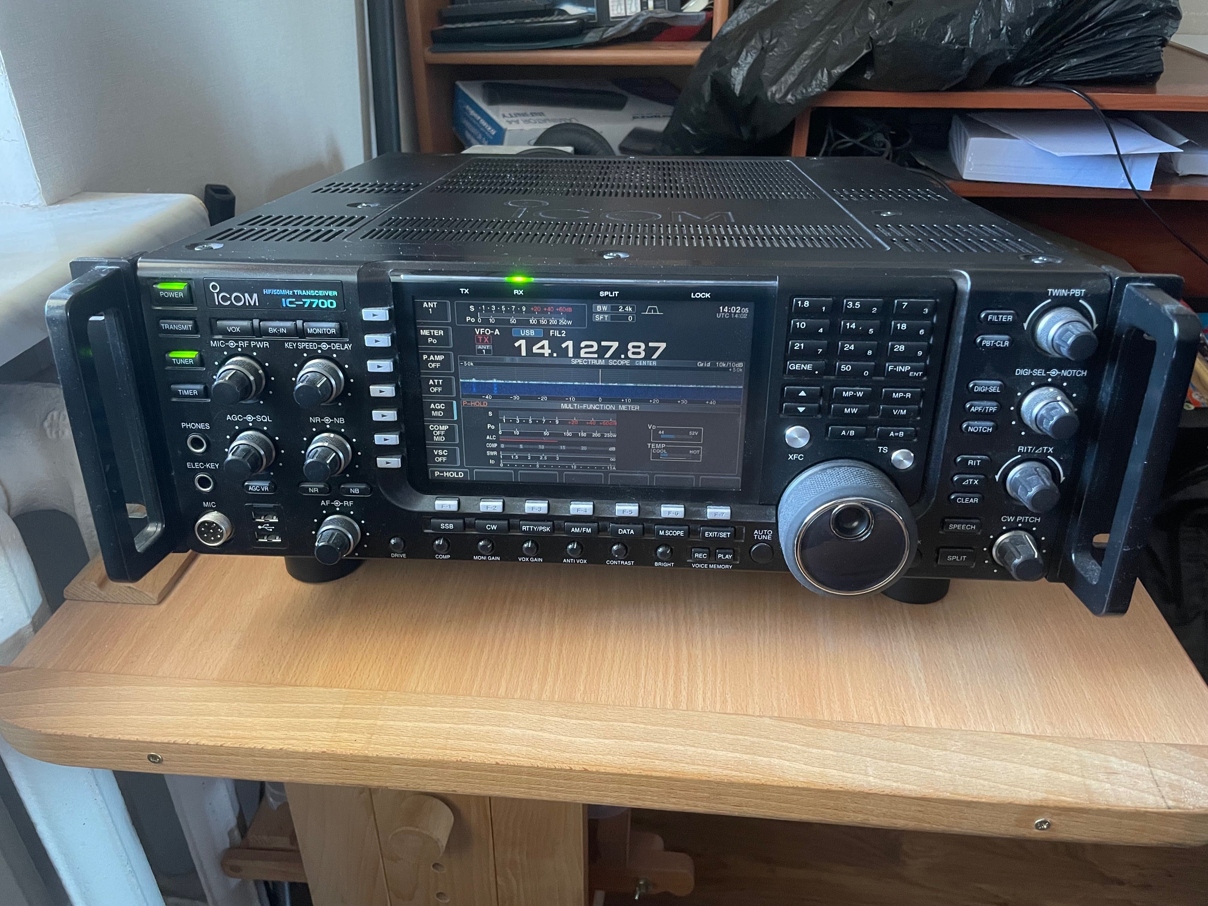 Трансивер Icom IC-7700