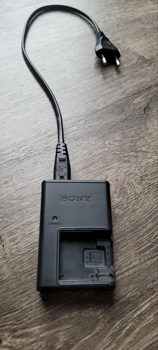 Оригінальний Зарядний пристрій Sony BC-CSD для NP-BD1