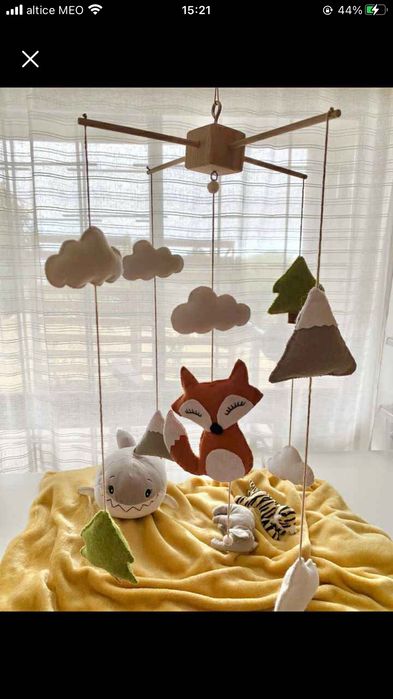 Mobile feito a mão para bebés