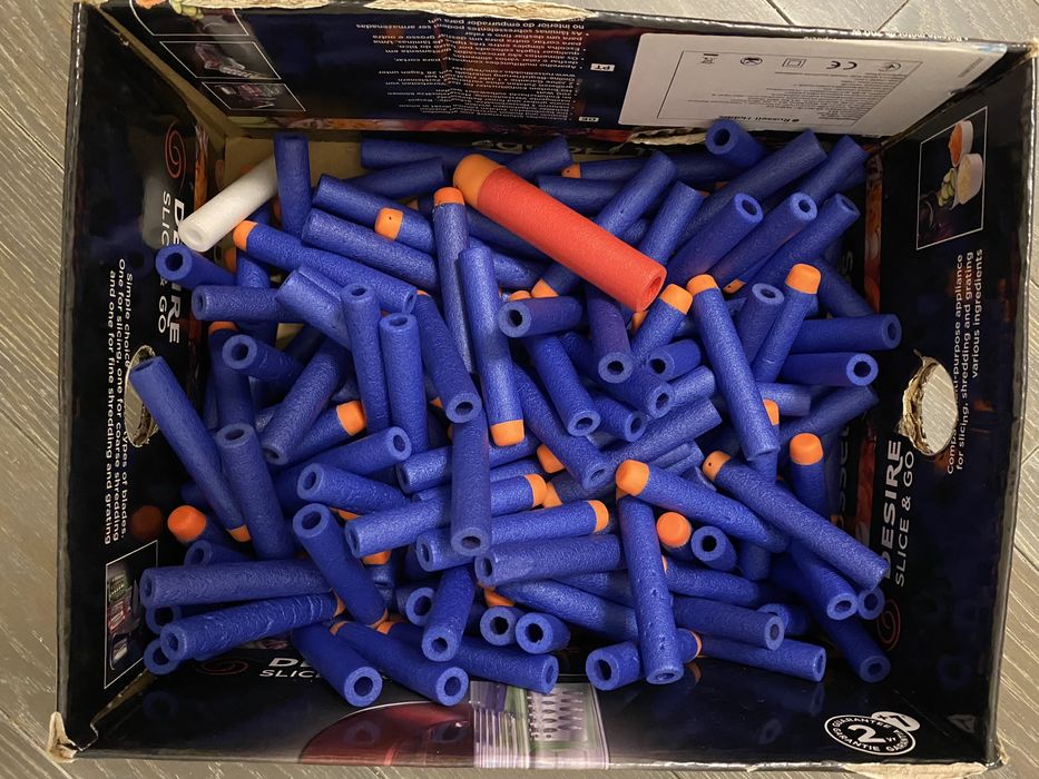 “нёрфы бластеры запчасти 200 грн за все;   пули к ним цена договорная