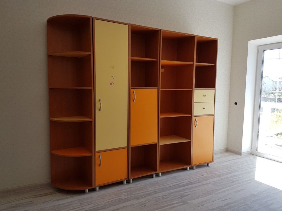 Дитяча стінка + ліжко (світло коричневого кольору)