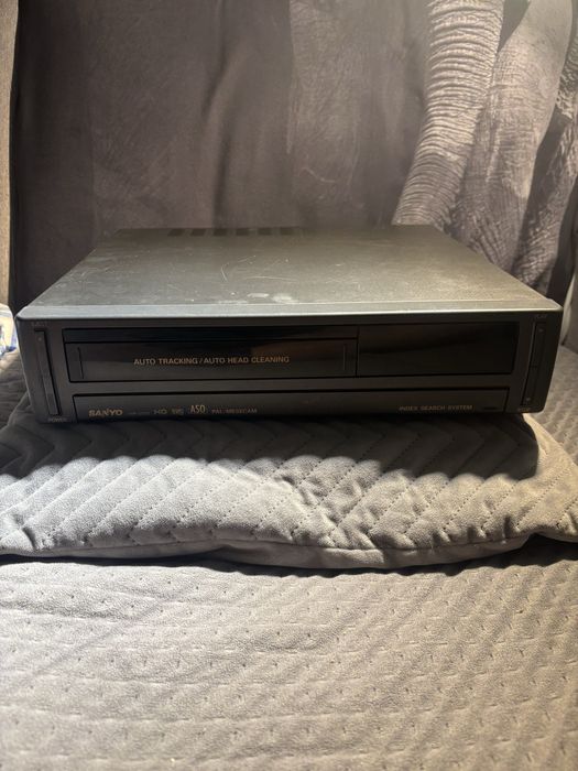 VHS sanyo model vhr-120ee