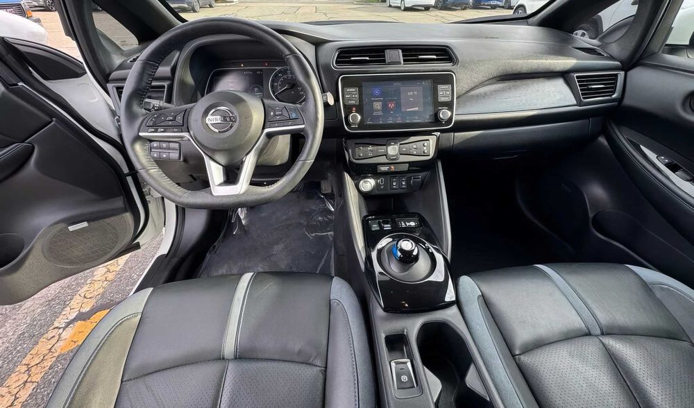 Nissan LEAF      2019