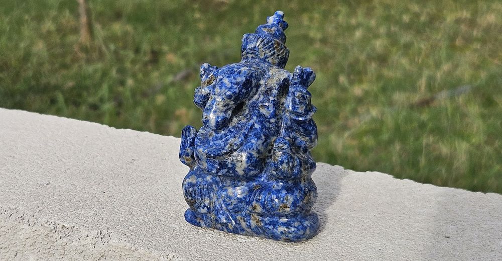 Lapiz Lazuli rzezba recznie wykonana