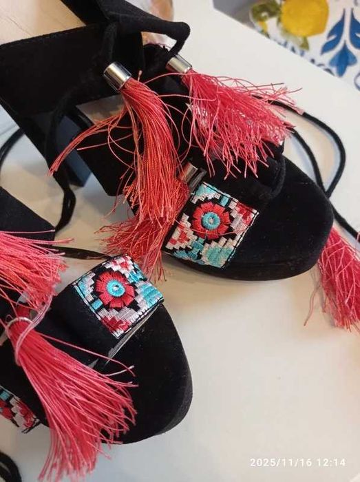 nowe buty damskie na słupku 37