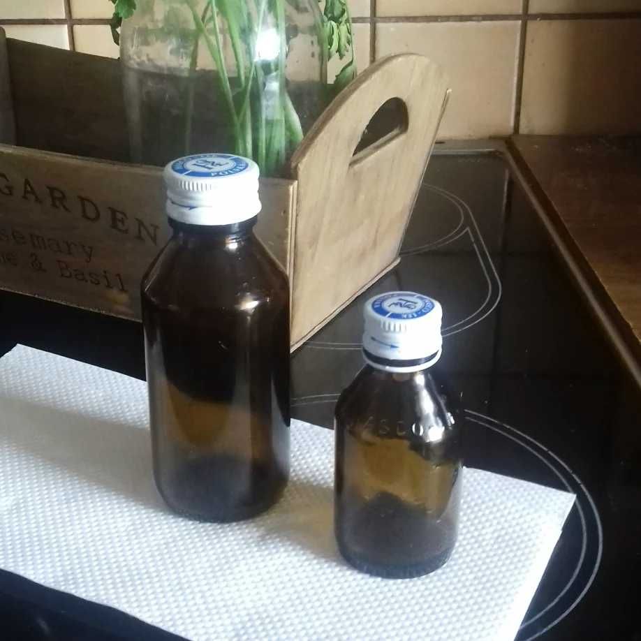 Butelki szklane - brązowe szkło