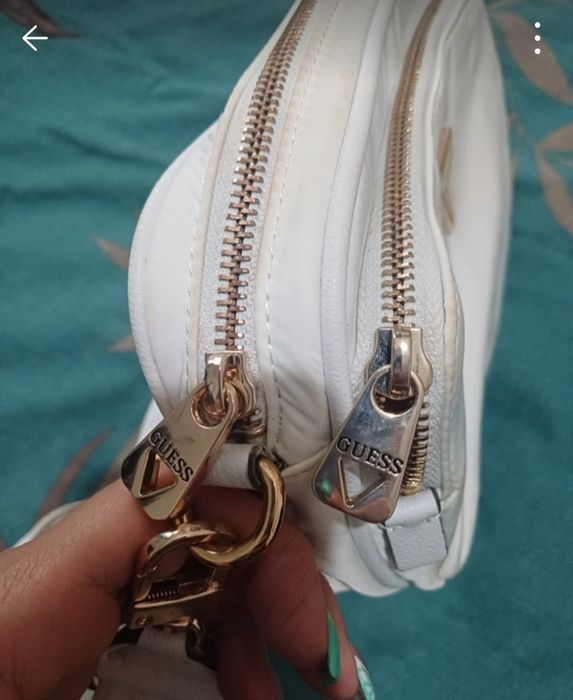 Capa guess branca original