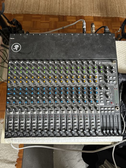 Mackie 1604 VLZ4