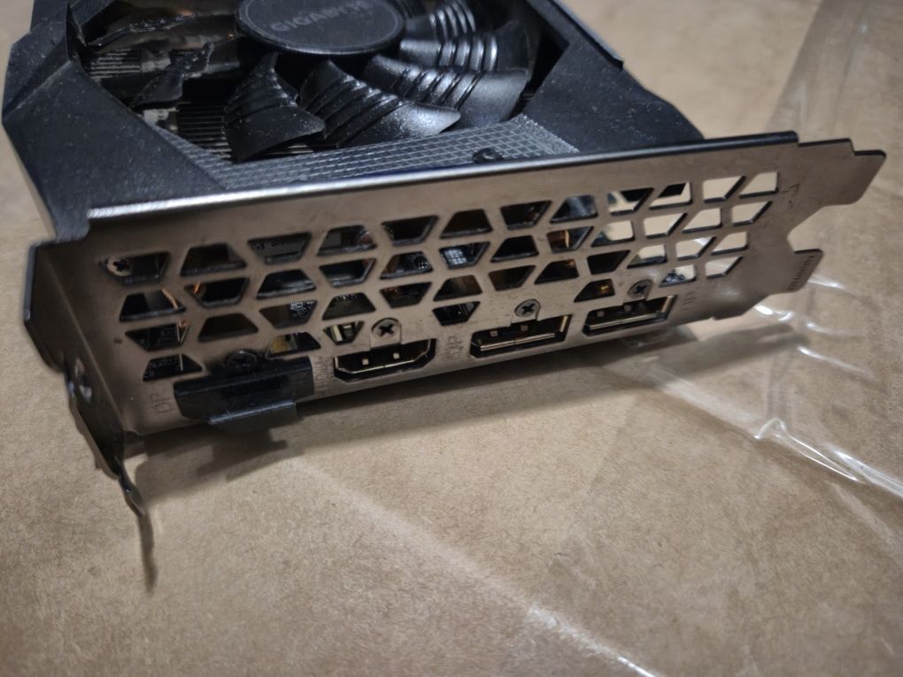 Gigabyte GTX 1660 6GB – 3 wentylatory – jak nowa