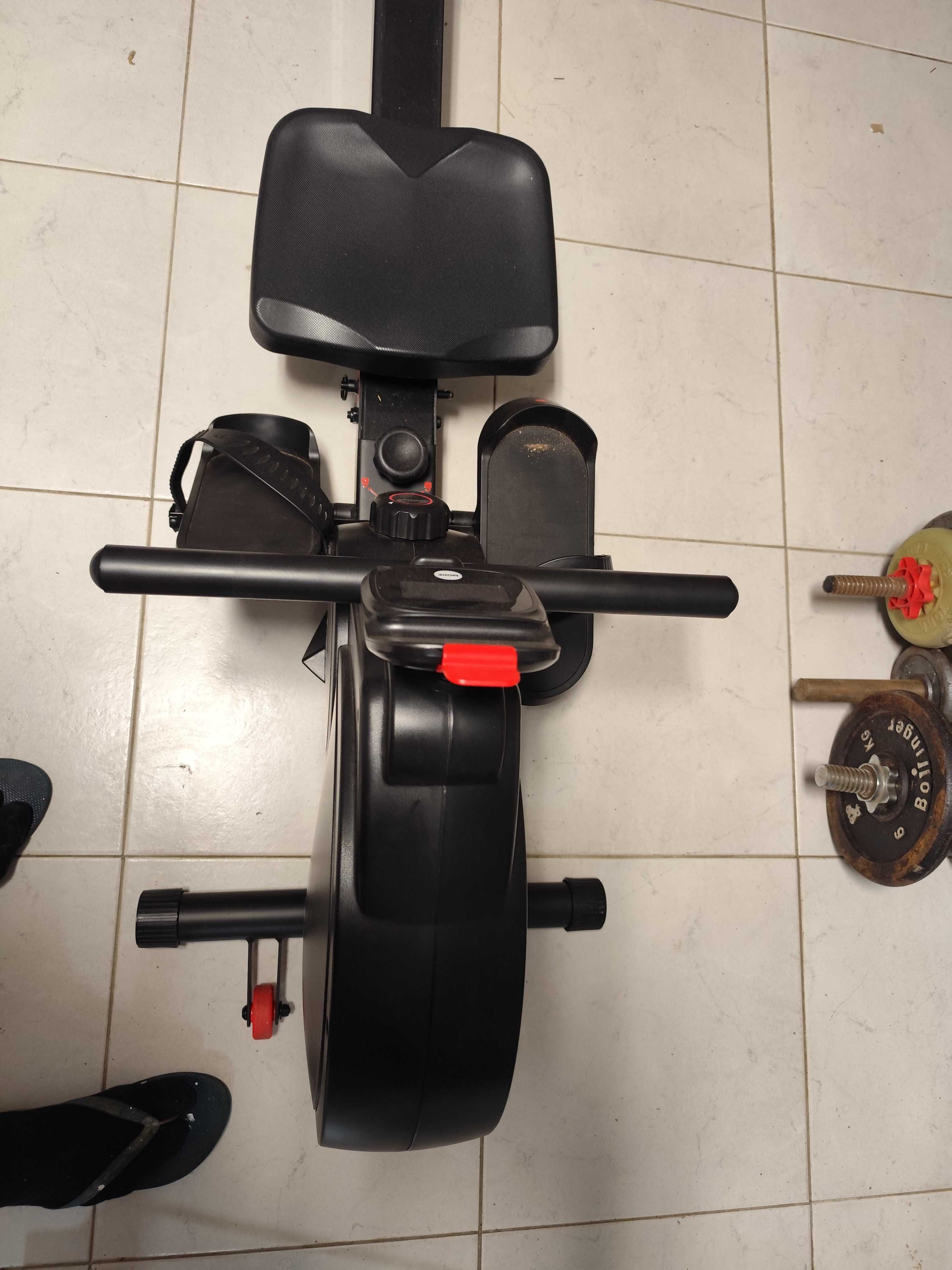 VENDO MÁQUINA DE REMO COMO NOVA