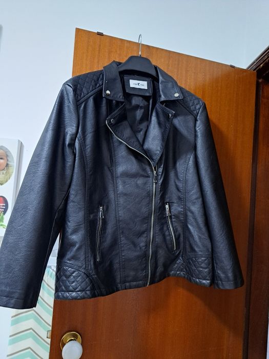 Blusao em pele .