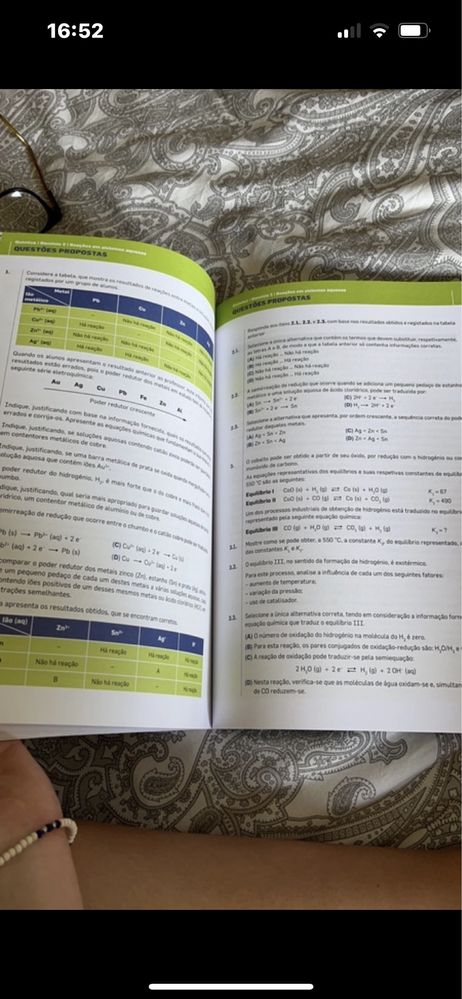 Livro de preparação para exame e teste físico e química
