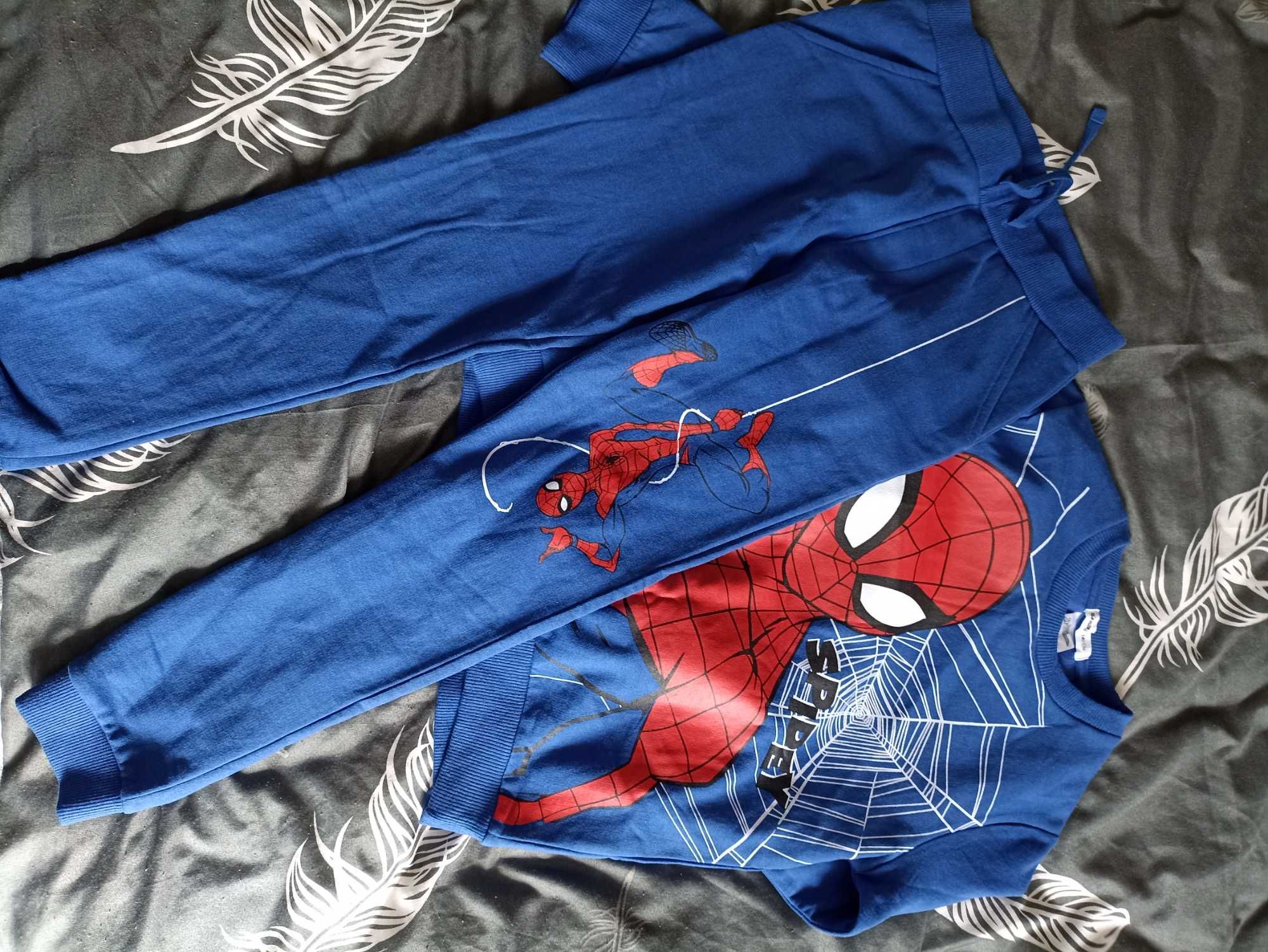 NOWY // dres spiderman 140cm