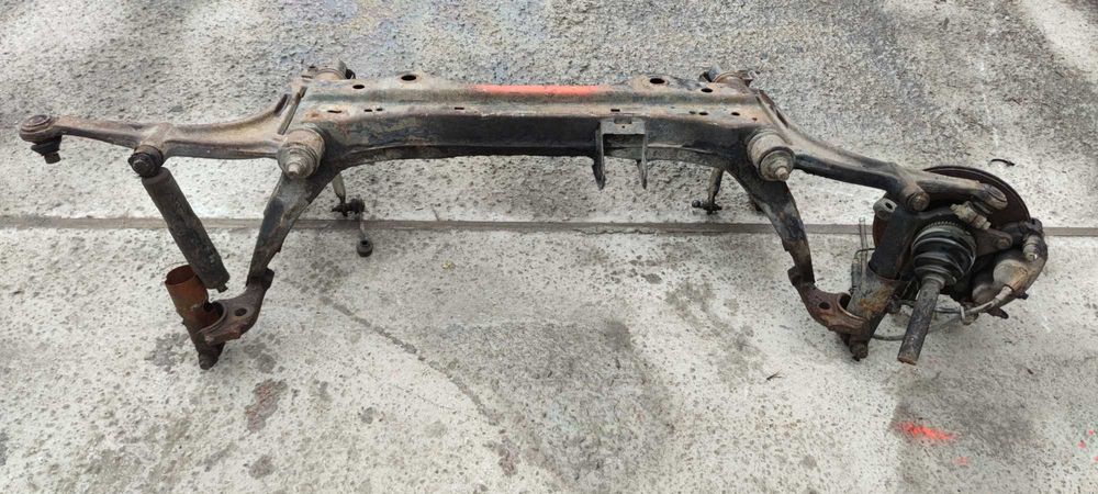 Renault Master I Sanki Belka Przód Przednia Trawers Kołyska