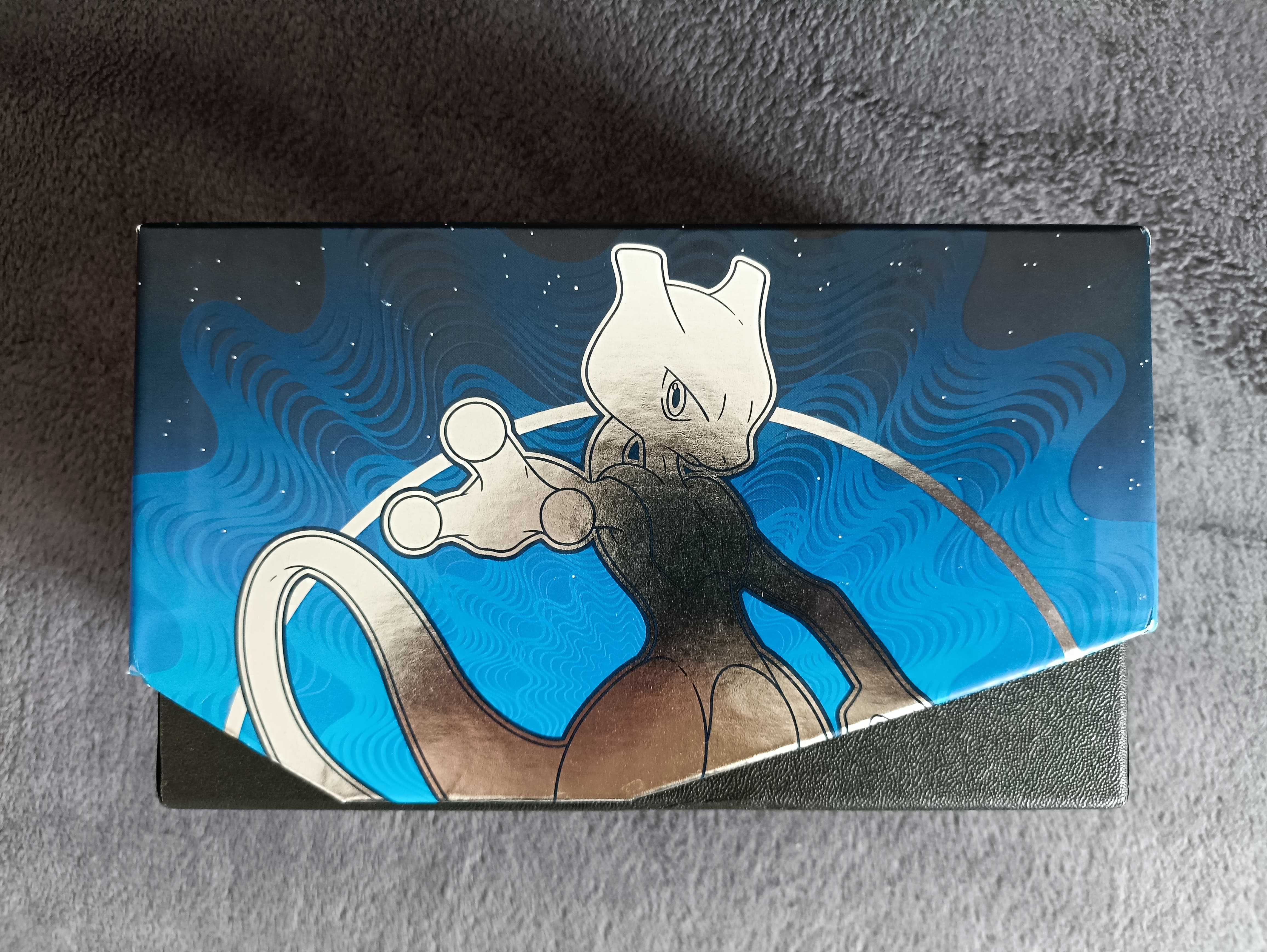 Pudełko Elite Trainer Box z dodatku Pokemon GO