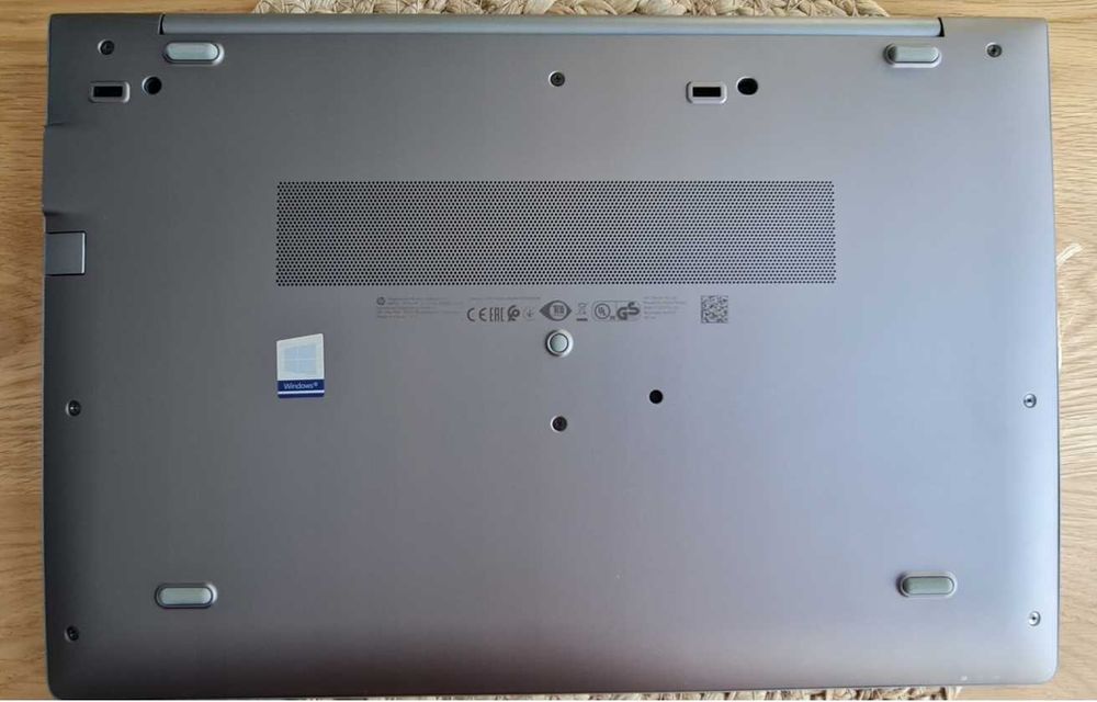 Laptop HP ZBook 15u G5 15,6", i7-8550U, 32GB RAM,512 SSD,WX3100UHD