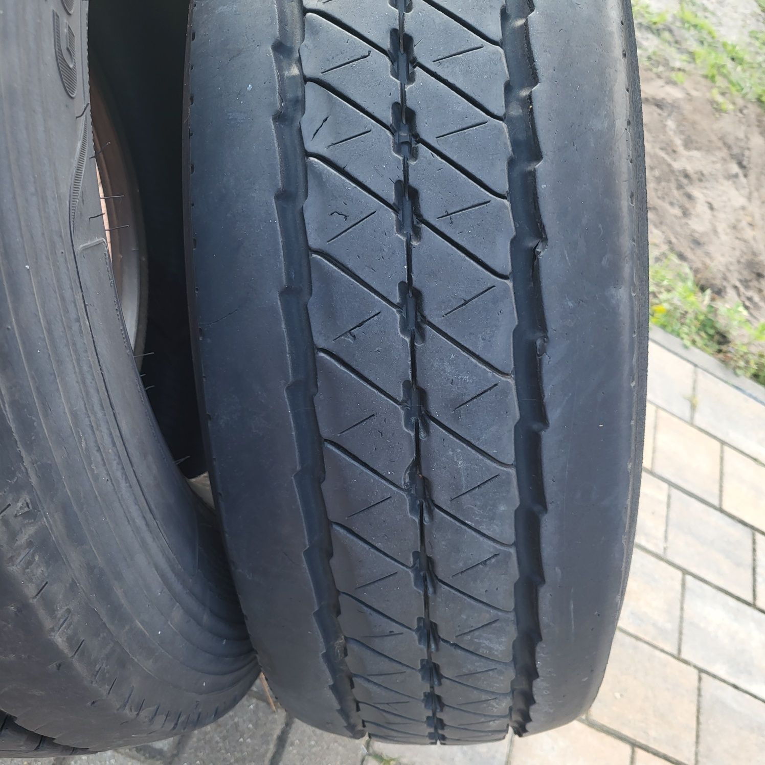 Opony Goodyear 245/70 R 17,5